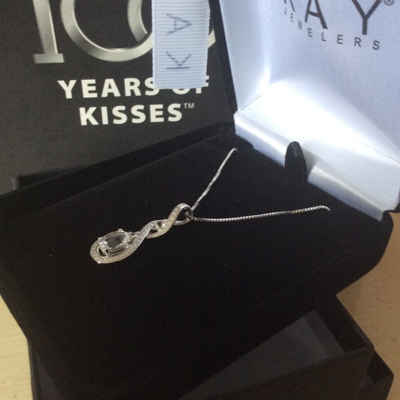 💗 Kay Jewelers White Sapphire Necklace - Picture 3 of 6